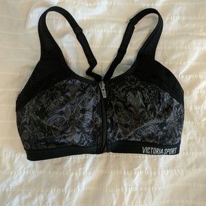 VS knockout sports bra